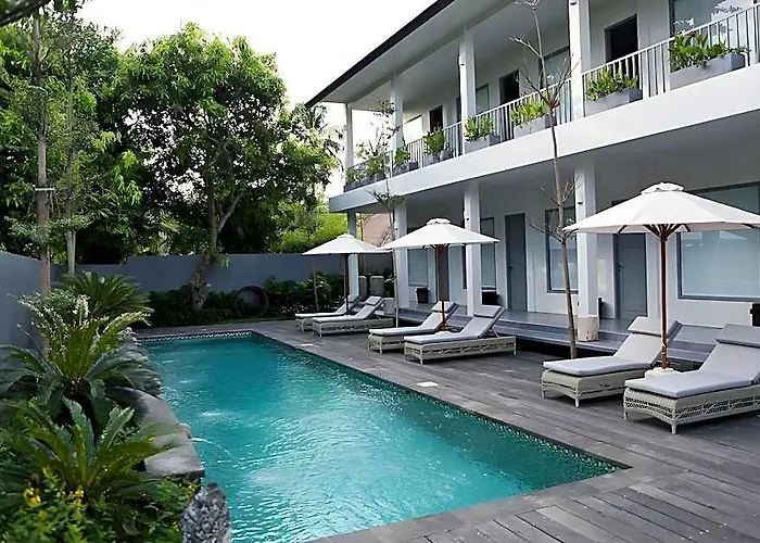 Lovinalife & Cafe Hotel 3*
