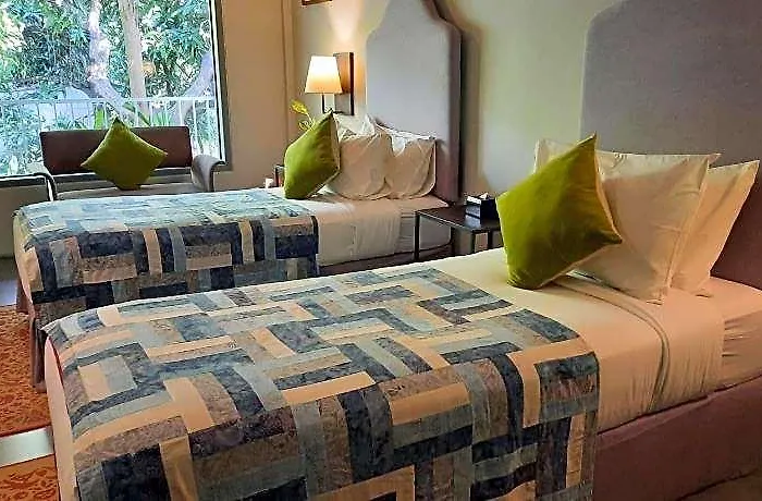 Lovinalife & Cafe Hotel 3*