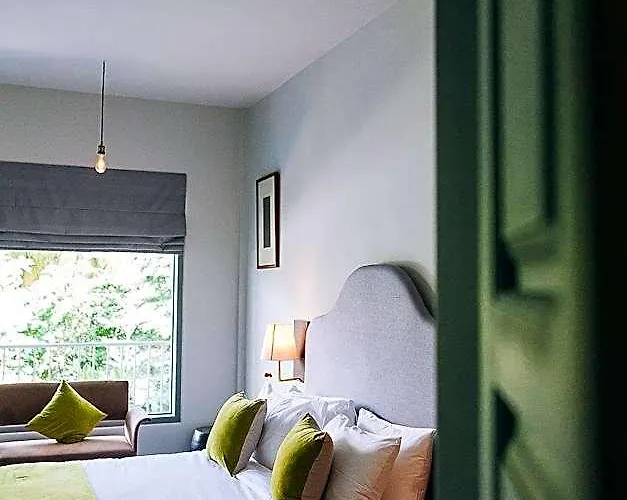 Lovinalife & Cafe Hotel
